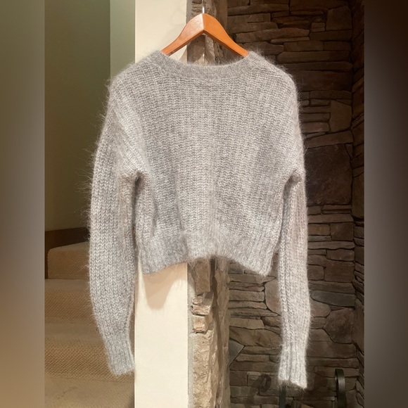 Grey cropped alpaca sweater - Picture 2 of 4